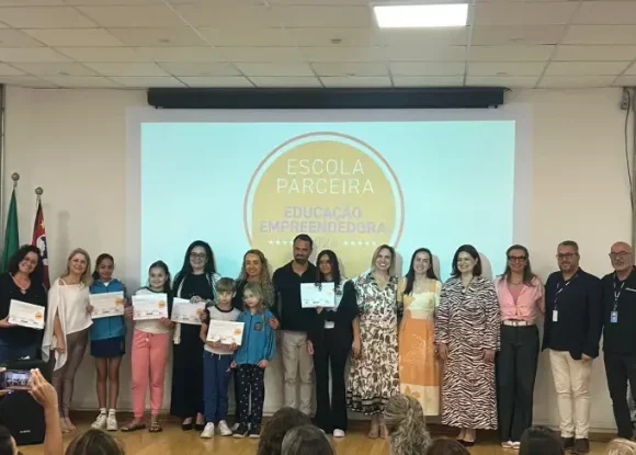 Sebrae-SP realiza entrega de Selo Escola Parceira para escolas municipais de Jundiaí | ASN São Paulo