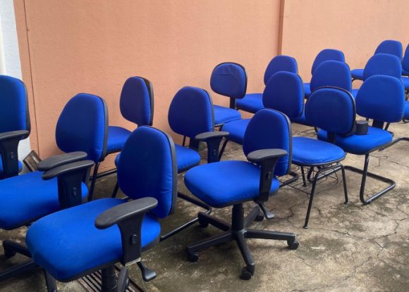Sebrae-SP de Franca doa 24 cadeiras ao Fundo Social de Pedregulho | ASN São Paulo